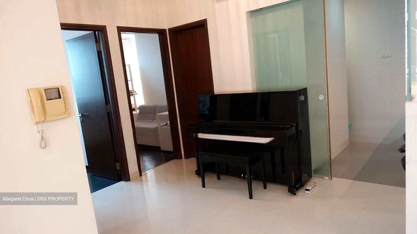 Suites @ Surrey (D11), Apartment #460179591